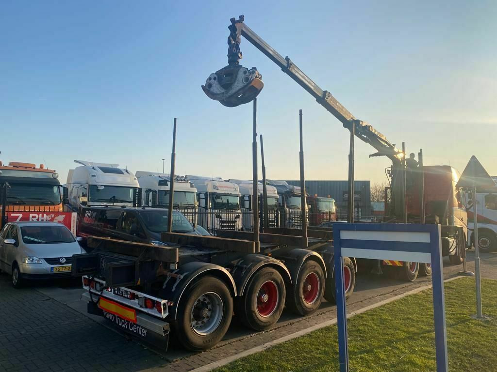 Volvo FH 540 6X4 EURO 6 + EPSILON S260Z96 + TRAILER 4 - Tractor unit: picture 4 Volvo FH 540 6X4 EURO 6 + EPSILON S260Z96 + TRAILER 4 - Tractor unit: picture 4
