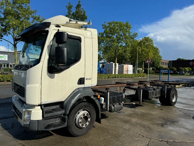 Volvo FL 240 4X2 - EURO 5 CHASSIS - Cab chassis truck: picture 1 Volvo FL 240 4X2 - EURO 5 CHASSIS - Cab chassis truck: picture 1