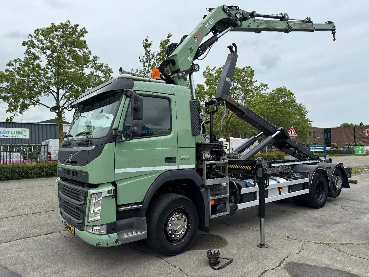 Volvo FM 370 6X2 VDL 21T HOOK + HIAB 211 + REMOTE CONT - Hook lift truck, Crane truck: picture 1 Volvo FM 370 6X2 VDL 21T HOOK + HIAB 211 + REMOTE CONT - Hook lift truck, Crane truck: picture 1