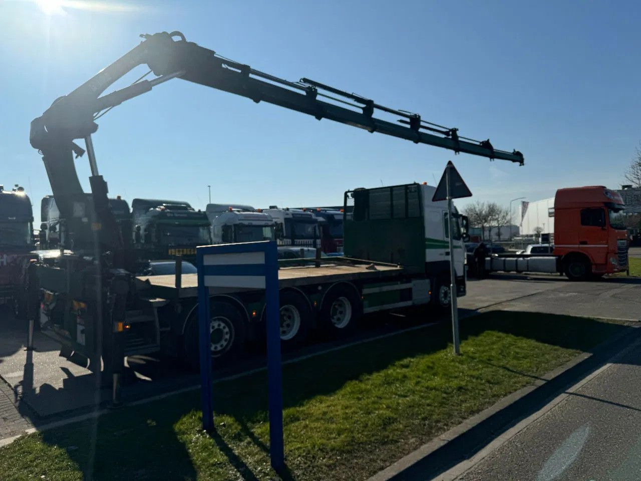 Volvo FM 500 8X4 HIAB 288 + REMOTE CONTROL 5TH + 6TH F Volvo FM 500 8X4 HIAB 288 + REMOTE CONTROL 5TH + 6TH F - Crane truck, Dropside/ Flatbed truck: picture 5 Volvo FM 500 8X4 HIAB 288 + REMOTE CONTROL 5TH + 6TH F Volvo FM 500 8X4 HIAB 288 + REMOTE CONTROL 5TH + 6TH F - Crane truck, Dropside/ Flatbed truck: picture 5