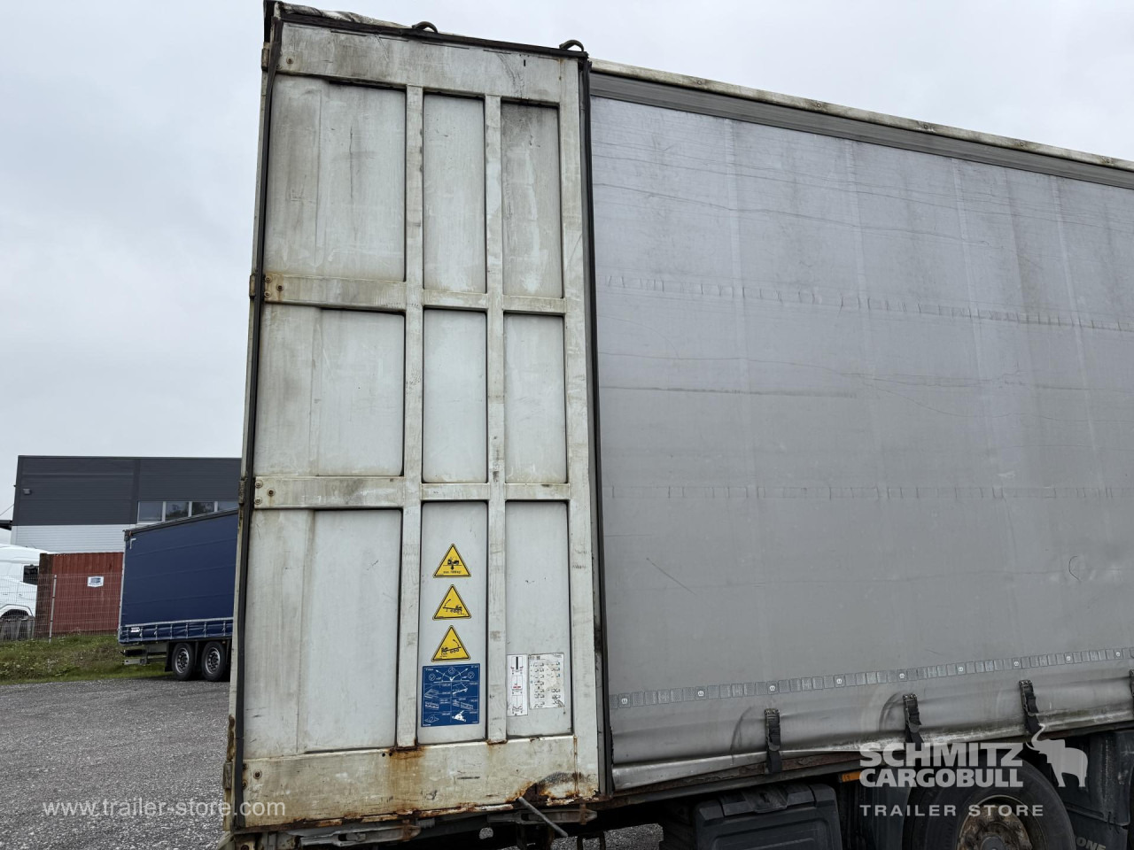 Curtainsider semi-trailer KRONE Curtainsider Mega: picture 13