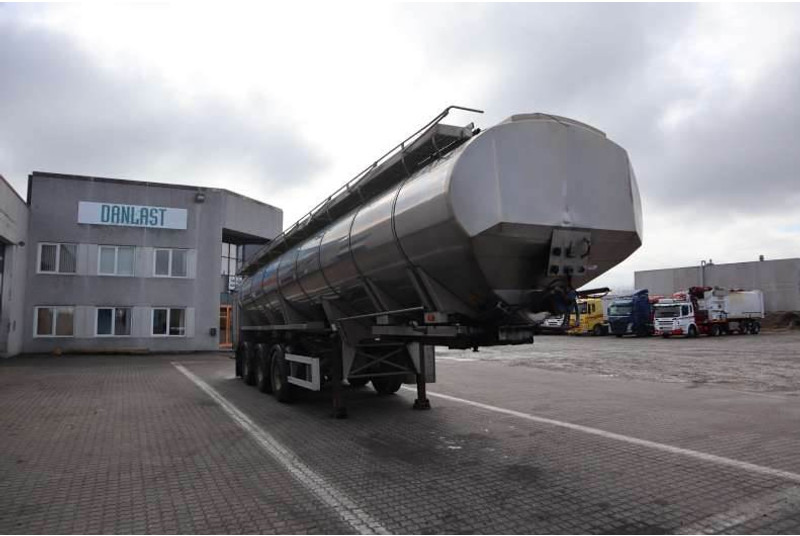 VM Tank trailer/tankauflieger - Tank semi-trailer: picture 2 VM Tank trailer/tankauflieger - Tank semi-trailer: picture 2