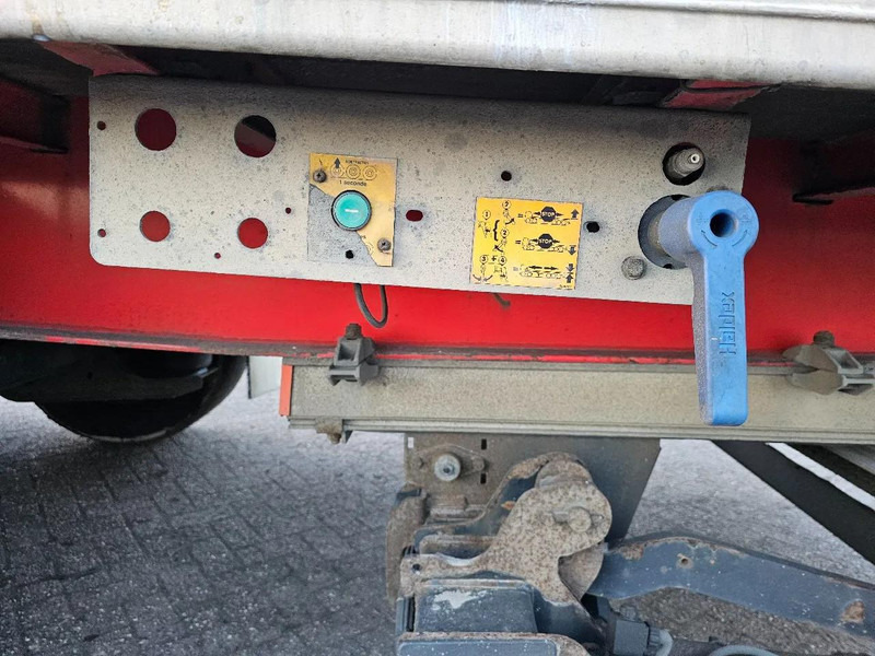 Closed box semi-trailer Fruehauf TX34: picture 14