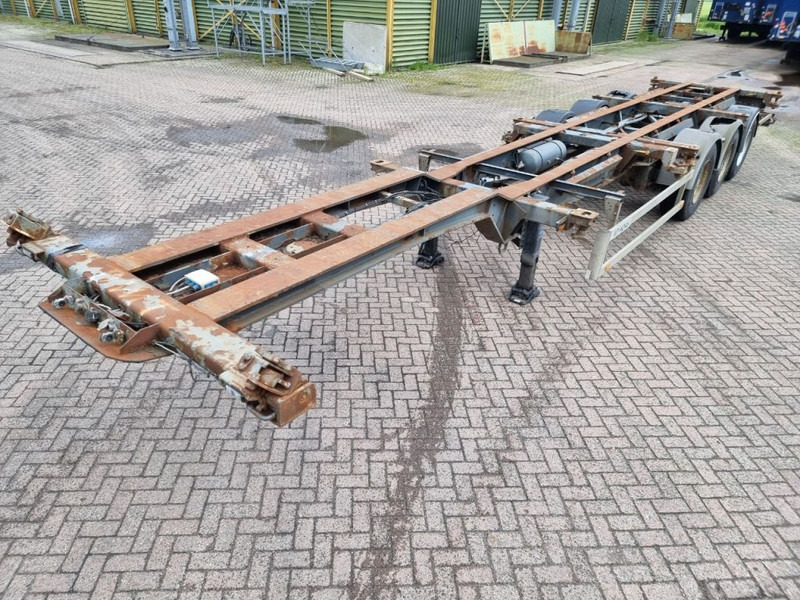 Netam-Fruehauf SMB - Drumbrakes - Container transporter/ Swap body semi-trailer: picture 1 Netam-Fruehauf SMB - Drumbrakes - Container transporter/ Swap body semi-trailer: picture 1