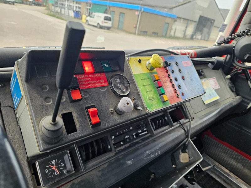 Fire truck Renault M210 Arbois 3500L: picture 12 Fire truck Renault M210 Arbois 3500L: picture 12