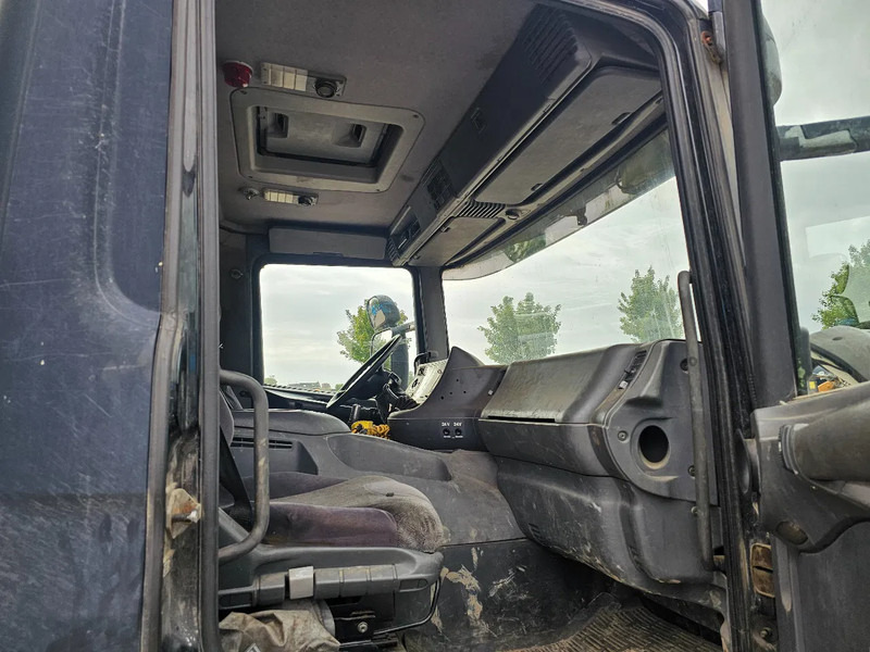 Box truck Scania P114-340 CP14: picture 16 Box truck Scania P114-340 CP14: picture 16