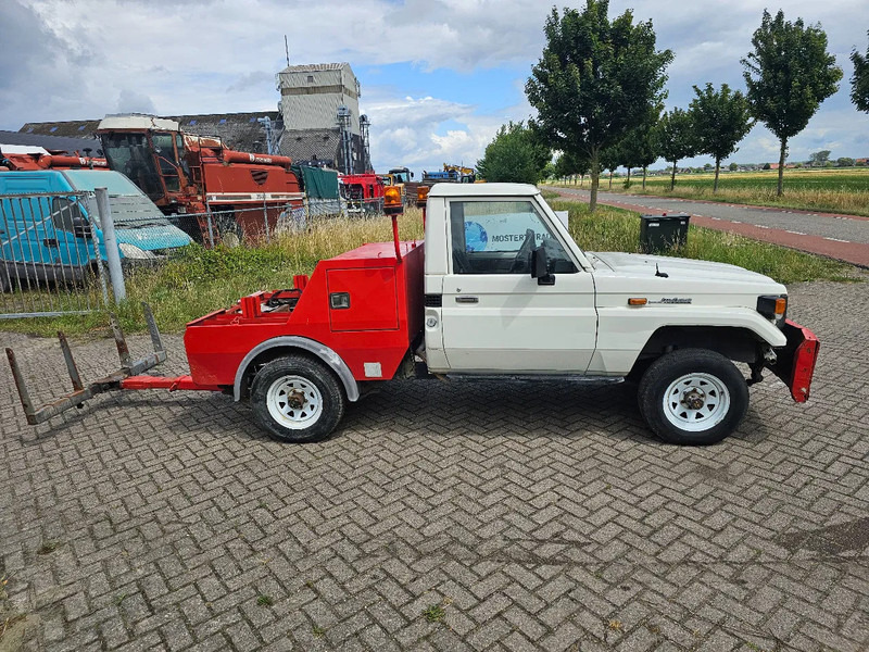 Toyota Land Cruiser LB71MOD - Car: picture 4 Toyota Land Cruiser LB71MOD - Car: picture 4