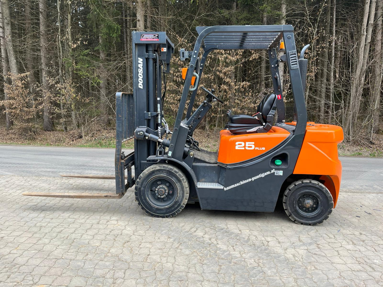 Doosan D 25 GP - Diesel forklift: picture 1 Doosan D 25 GP - Diesel forklift: picture 1