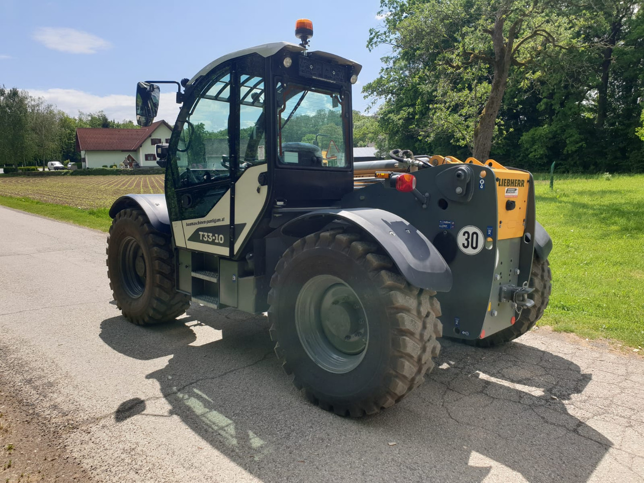 Telescopic handler LIEBHERR T 33-10: picture 6