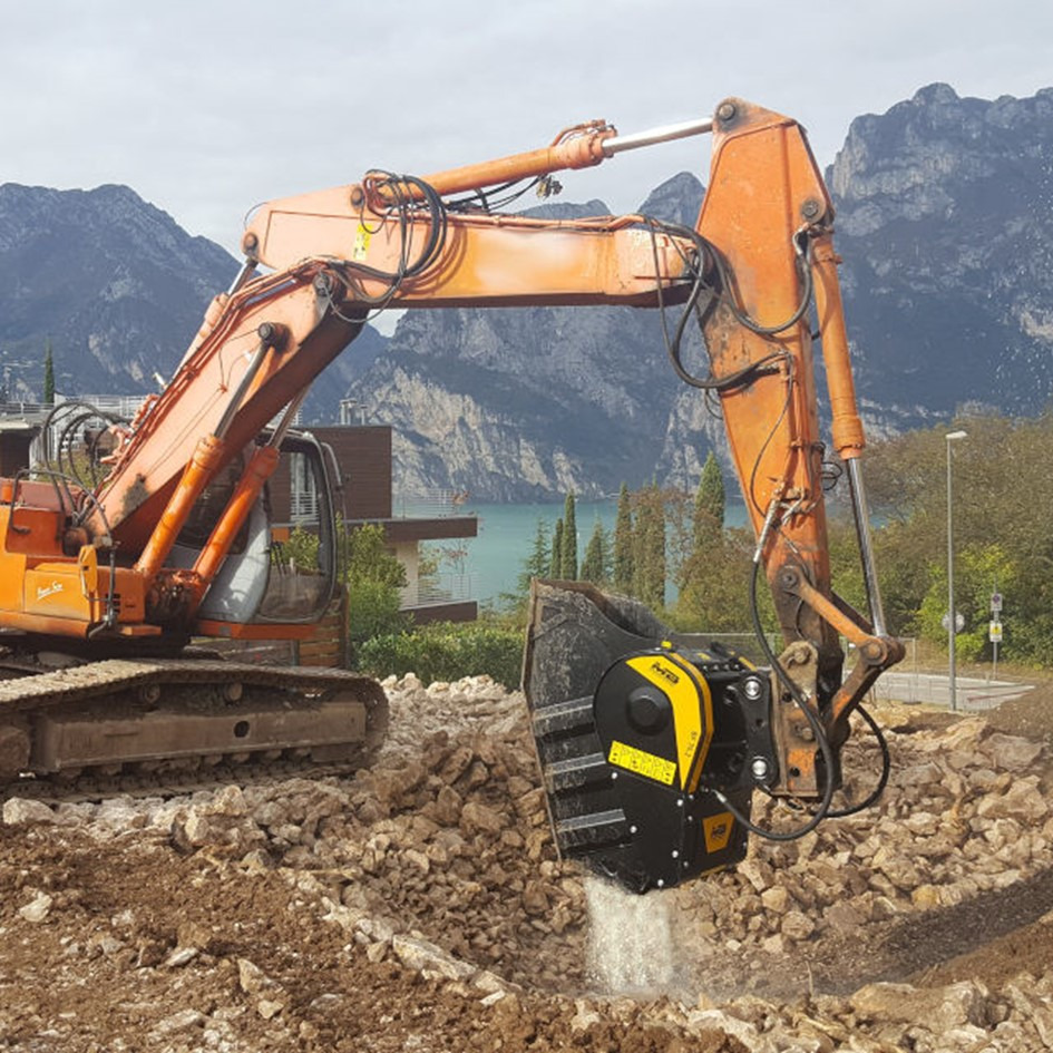MB CRUSHER BF 70.2 S4 - Bucket for Crawler excavator: picture 3 MB CRUSHER BF 70.2 S4 - Bucket for Crawler excavator: picture 3