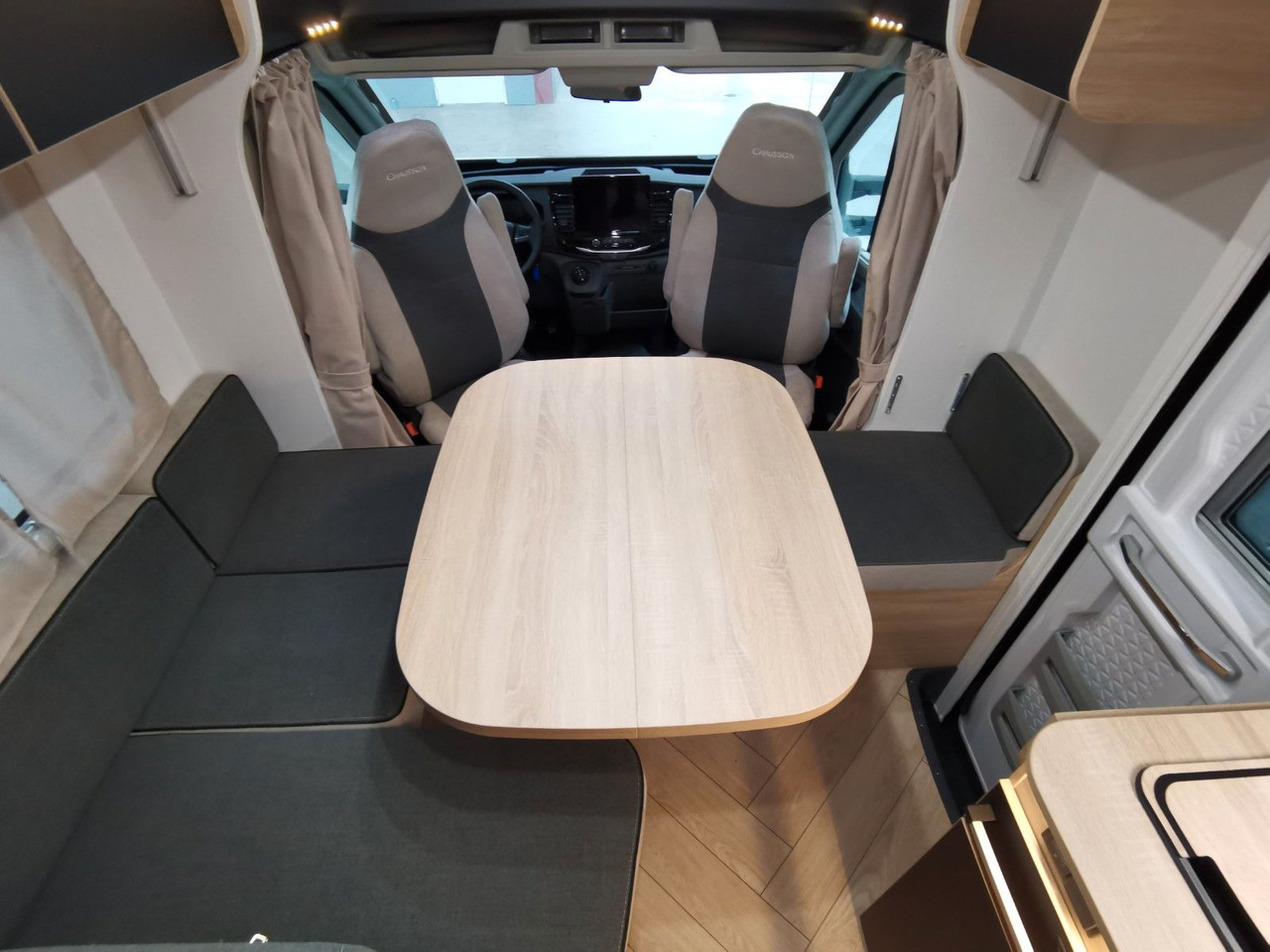 Semi-integrated motorhome Chausson 627 TITANIUM / - 2026 - / EINZELBETTEN & HUBBETT: picture 15