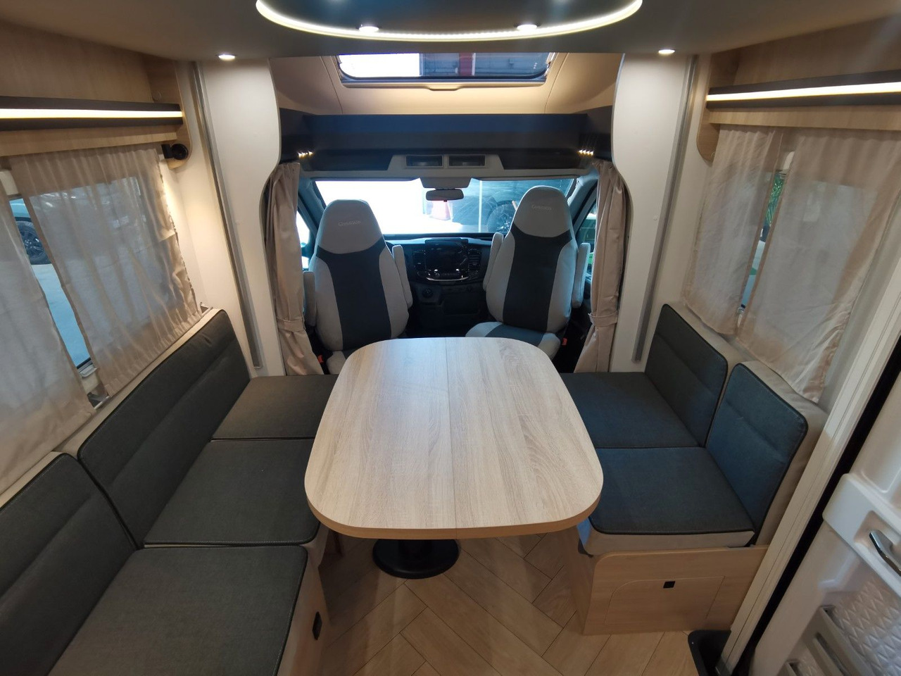 Semi-integrated motorhome Chausson 650 TITANIUM / - 2026 - / NUR 6.39 M. / HUBBETT: picture 15