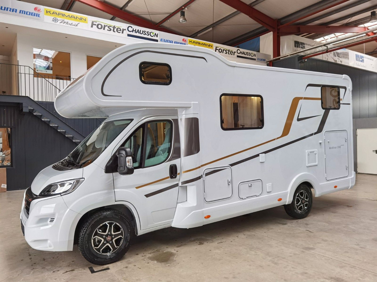 Alcove motorhome Eura Mobil ACTIVA ONE 690 HB / 180PS-40H MAXI/ PANORAMADACH: picture 6