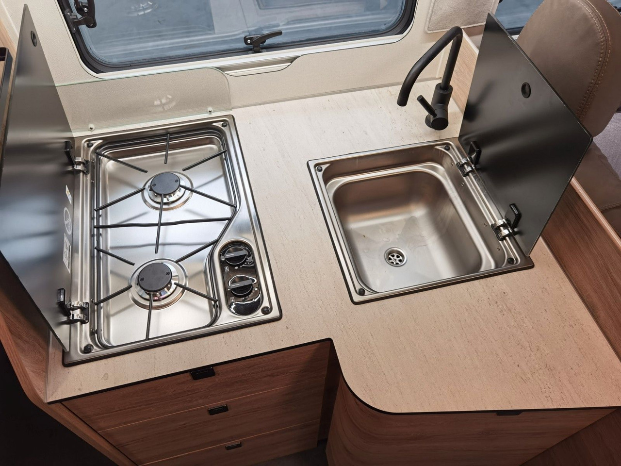 Semi-integrated motorhome Eura Mobil PROFILA T 695 EB / MODELL 2026 / EINZELBETTEN: picture 19 Semi-integrated motorhome Eura Mobil PROFILA T 695 EB / MODELL 2026 / EINZELBETTEN: picture 19