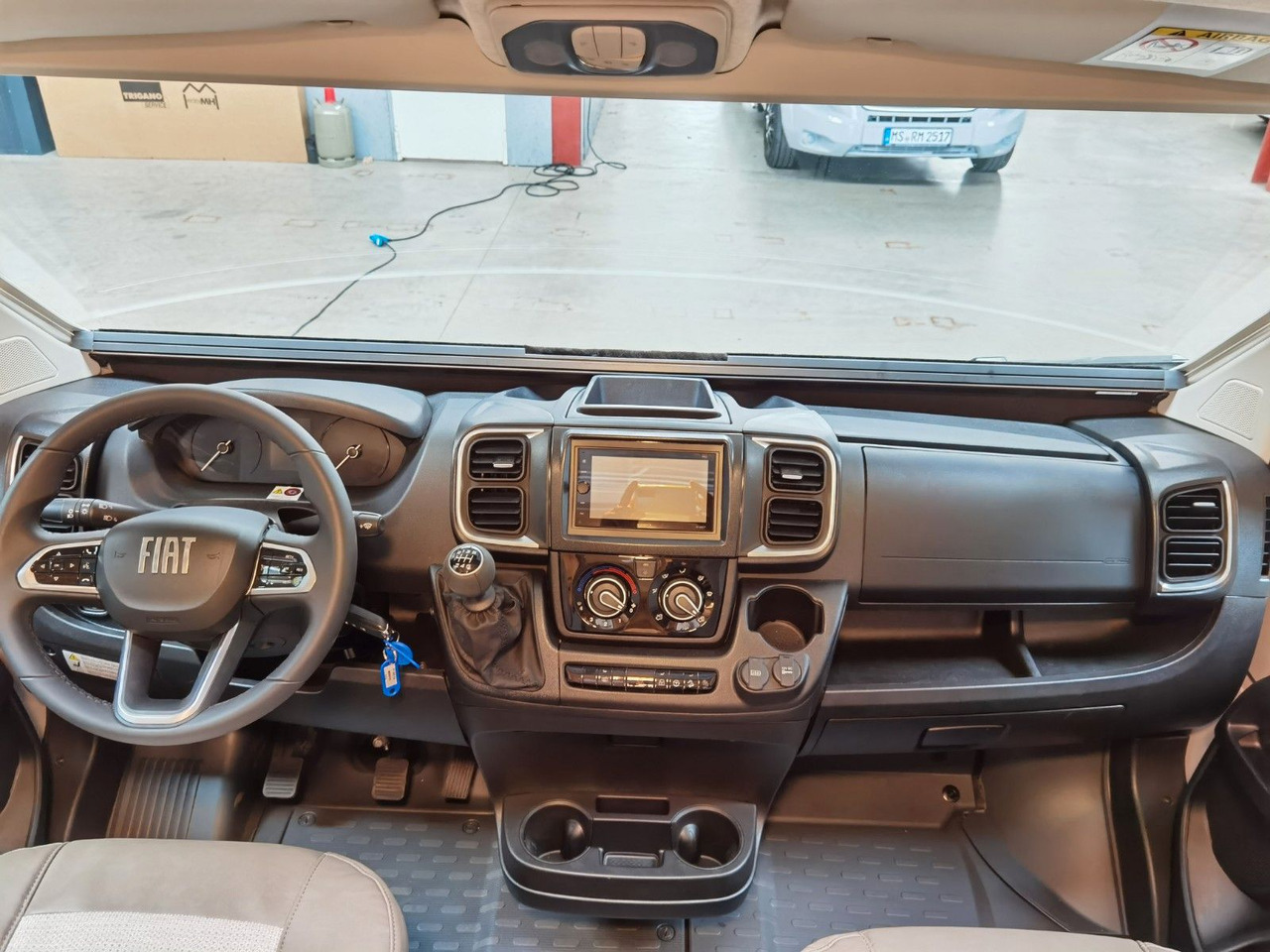 Semi-integrated motorhome Eura Mobil PROFILA T 695 EB / MODELL 2026 / EINZELBETTEN: picture 13 Semi-integrated motorhome Eura Mobil PROFILA T 695 EB / MODELL 2026 / EINZELBETTEN: picture 13