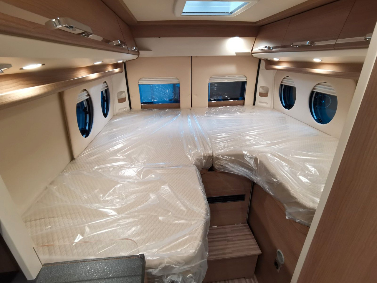 Leasing of  Malibu VAN COMFORT GT- 640 LE / NAVIGATION & KEYLESS Malibu VAN COMFORT GT- 640 LE / NAVIGATION & KEYLESS: picture 17