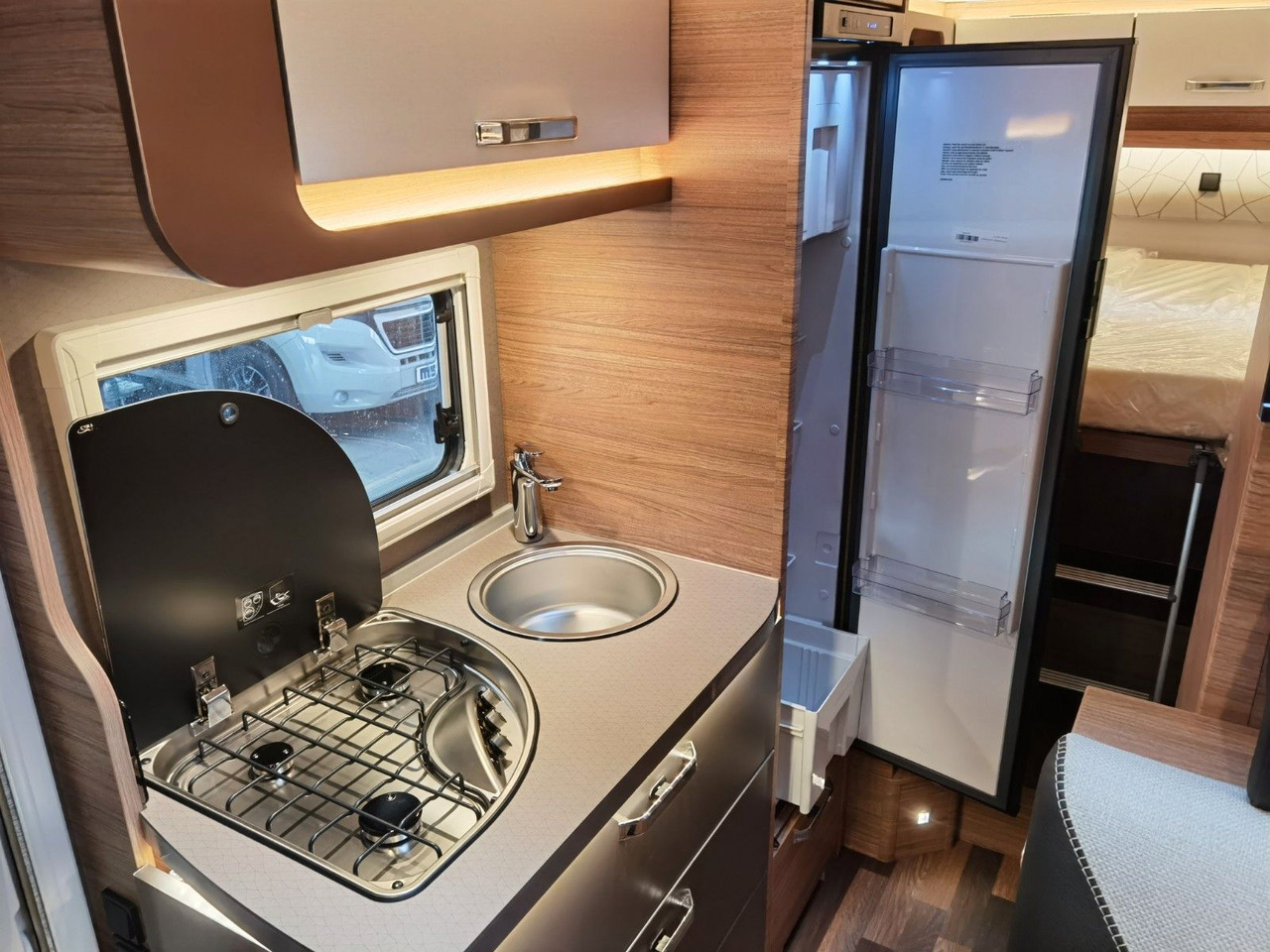 Semi-integrated motorhome Weinsberg CARACOMPACT 600 MEG PEPPER / 8G. - AUTOMATIK: picture 15