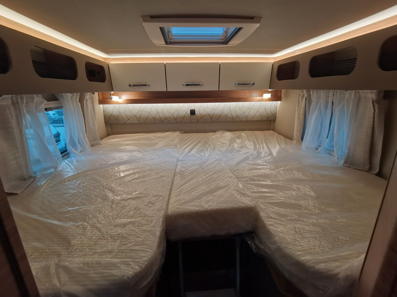 Semi-integrated motorhome Weinsberg CARACOMPACT 600 MEG PEPPER / 8G. - AUTOMATIK: picture 19