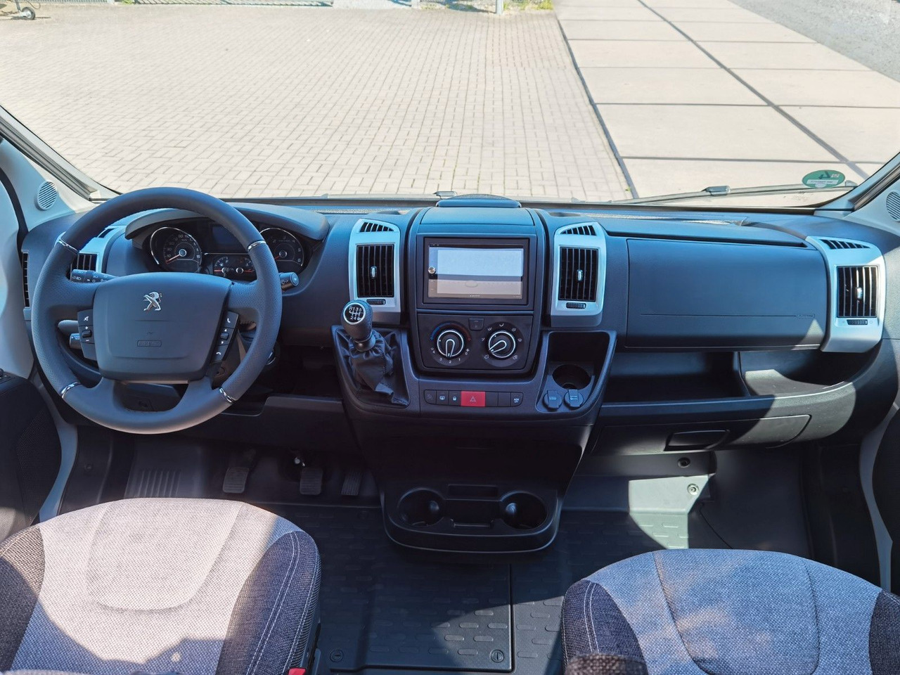Leasing of  Weinsberg CARATOUR 600 MQ /165PS /FUNCTION & VOLTAGE PAKET Weinsberg CARATOUR 600 MQ /165PS /FUNCTION & VOLTAGE PAKET: picture 10