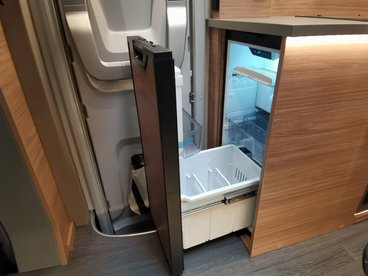 Semi-integrated motorhome Weinsberg X-CURSION CUV 500 MQ PEPPER ED./-2024-/150PS-DSG: picture 18