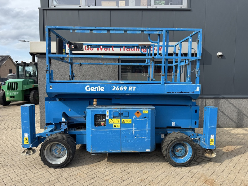 Genie GS 2669 RT Hoogwerker / Arbeitsbuhne 10mtr werkhoogte 4x4 kubota DIESEL 2013 - Scissor lift: picture 1 Genie GS 2669 RT Hoogwerker / Arbeitsbuhne 10mtr werkhoogte 4x4 kubota DIESEL 2013 - Scissor lift: picture 1
