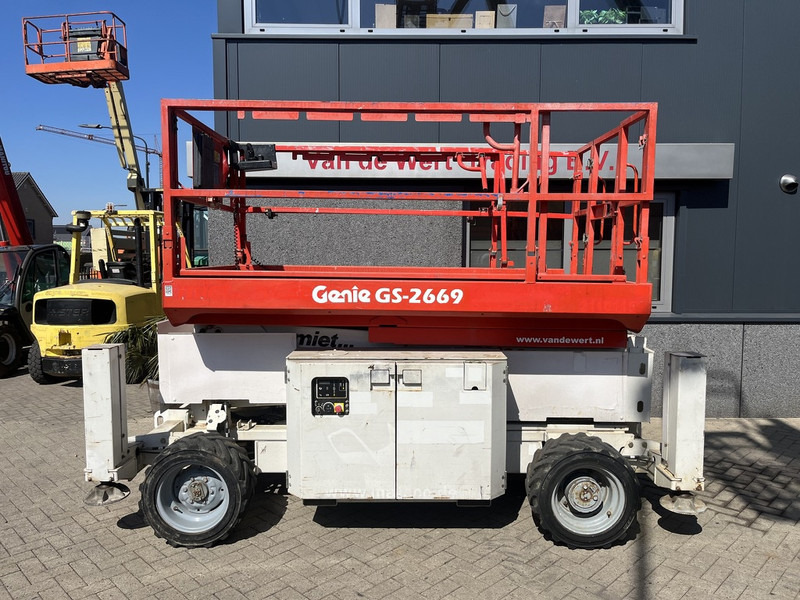 Genie GS 2669 RT Hoogwerker / arbeitsbuhne - Scissor lift: picture 1 Genie GS 2669 RT Hoogwerker / arbeitsbuhne - Scissor lift: picture 1