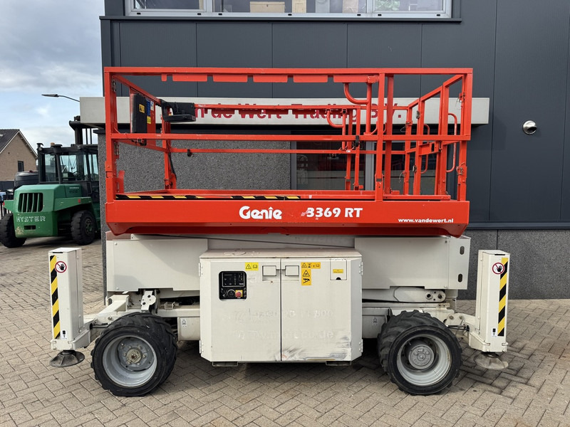 Genie GS 3369 RT Hoogwerker / Arbeitsbuhne 12mtr werkhoogte 4x4 Kubota DIESEL 2013 - Scissor lift: picture 1 Genie GS 3369 RT Hoogwerker / Arbeitsbuhne 12mtr werkhoogte 4x4 Kubota DIESEL 2013 - Scissor lift: picture 1