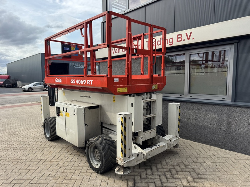 Genie GS 4069 RT Hoogwerker / Arbeitsbuhne 14mtr werkhoogte 4x4 Kubota DIESEL 2014 - Scissor lift: picture 4 Genie GS 4069 RT Hoogwerker / Arbeitsbuhne 14mtr werkhoogte 4x4 Kubota DIESEL 2014 - Scissor lift: picture 4