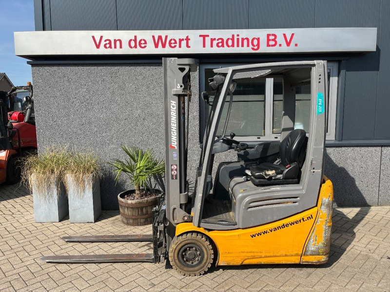 Jungheinrich EFG215 EFG215 triplo460 freelift sideshift 2016 heftruck forklift electrisch - Electric forklift: picture 1 Jungheinrich EFG215 EFG215 triplo460 freelift sideshift 2016 heftruck forklift electrisch - Electric forklift: picture 1