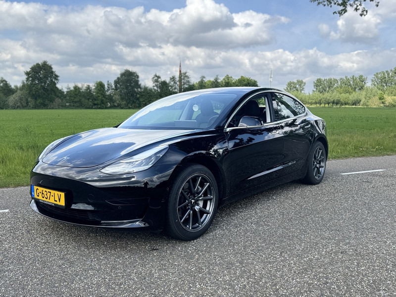 Tesla Model 3 - Sedan: picture 1 Tesla Model 3 - Sedan: picture 1