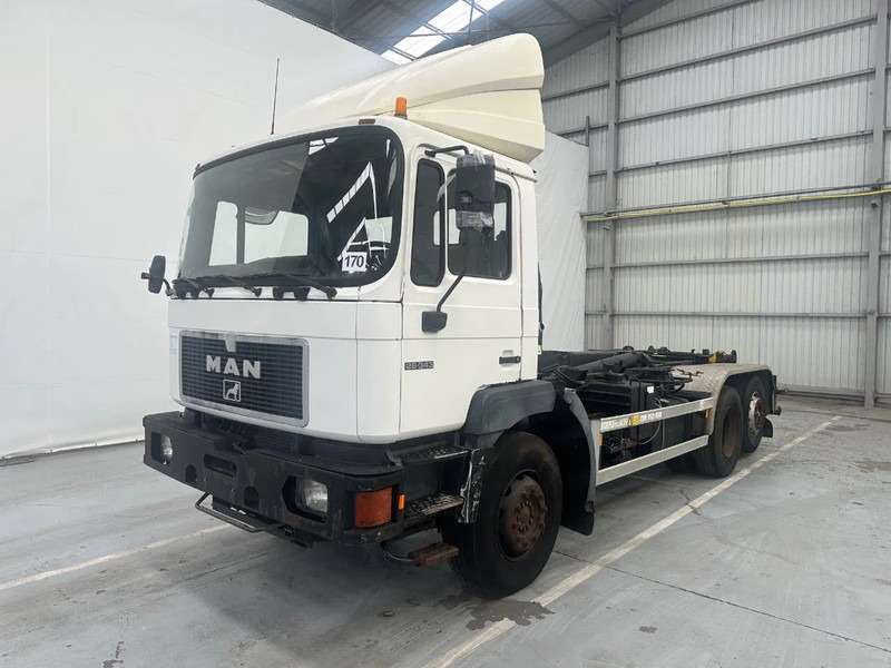 MAN 26 343 6x2 - Hook lift truck: picture 1 MAN 26 343 6x2 - Hook lift truck: picture 1