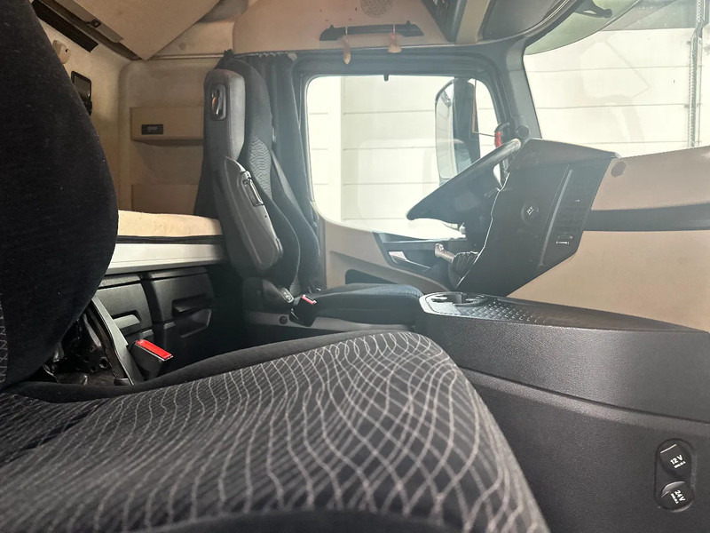 Tractor unit Mercedes-Benz Actros 1842 EURO 5: picture 7