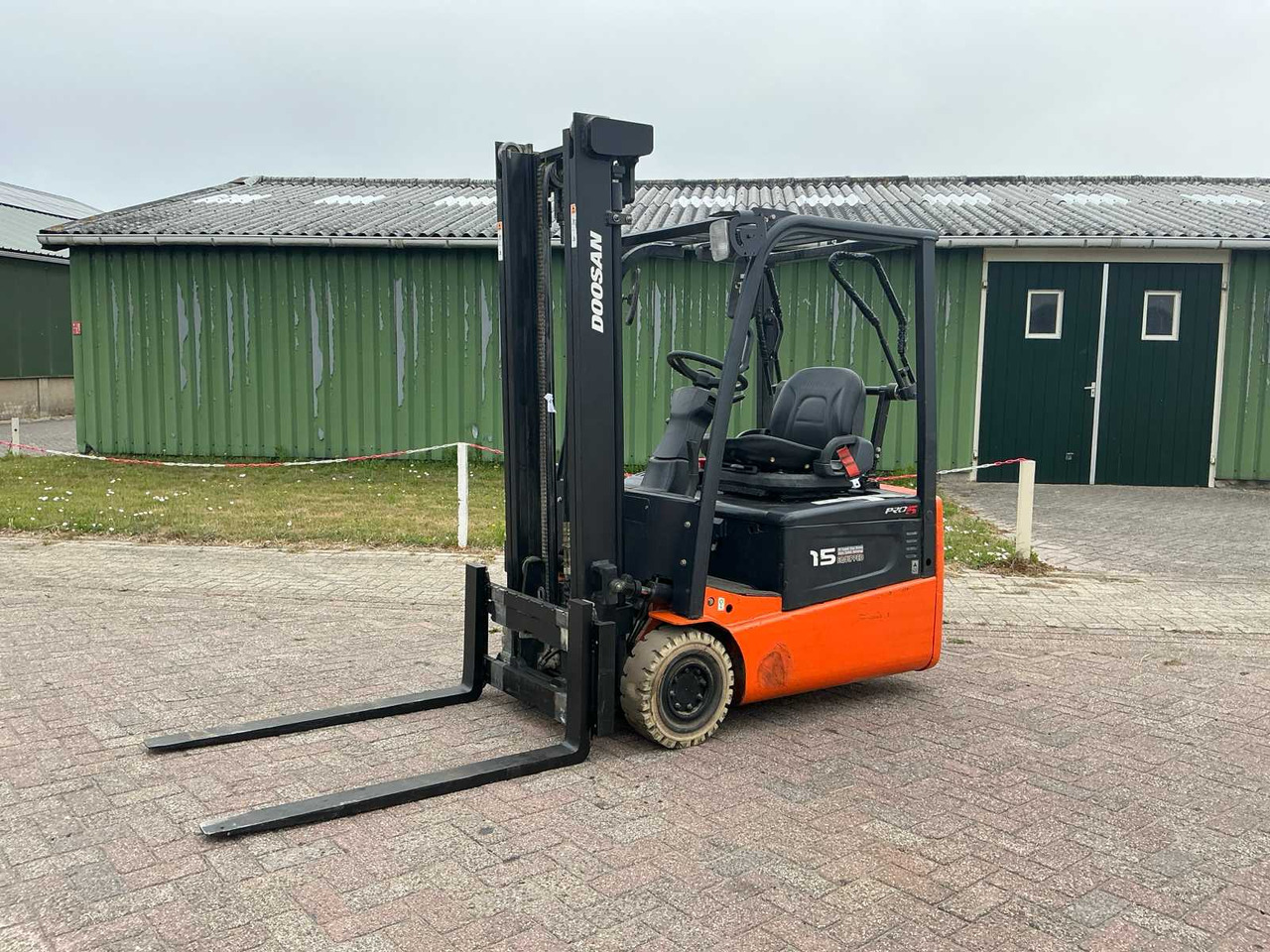 2010 DOOSAN B15T-5 FORKLIFT - Forklift: picture 2 2010 DOOSAN B15T-5 FORKLIFT - Forklift: picture 2