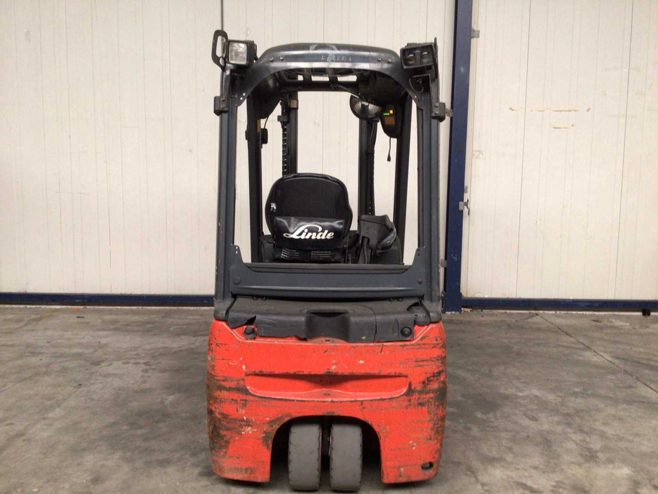 2014 LINDE E18 FORKLIFT - Forklift: picture 5 2014 LINDE E18 FORKLIFT - Forklift: picture 5