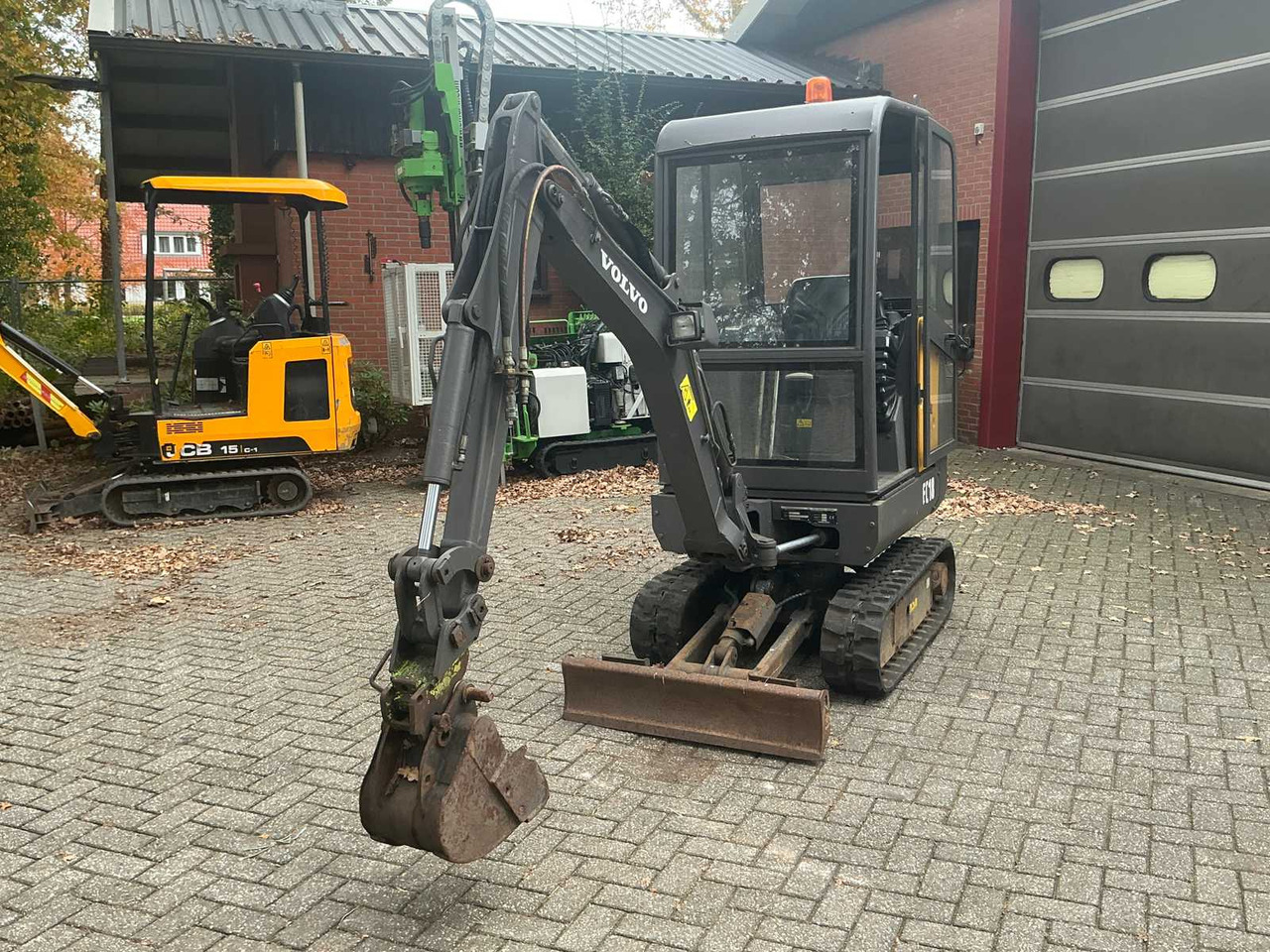 2015 VOLVO EC-18D MINI EXCAVATOR - Mini excavator: picture 2 2015 VOLVO EC-18D MINI EXCAVATOR - Mini excavator: picture 2