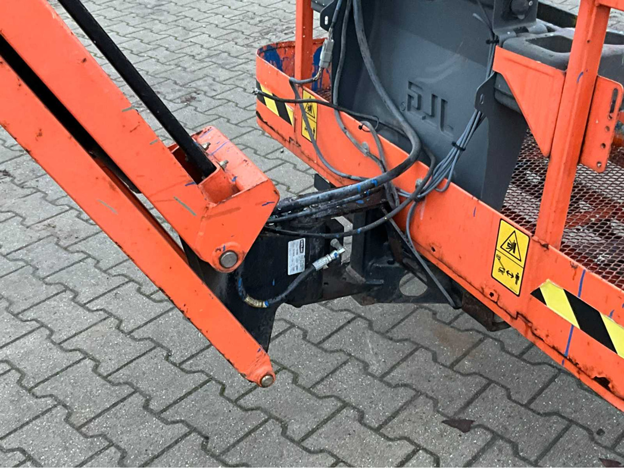 Aerial platform 2016 JLG 340AJ AERIAL PLATFORM 4X4: picture 22