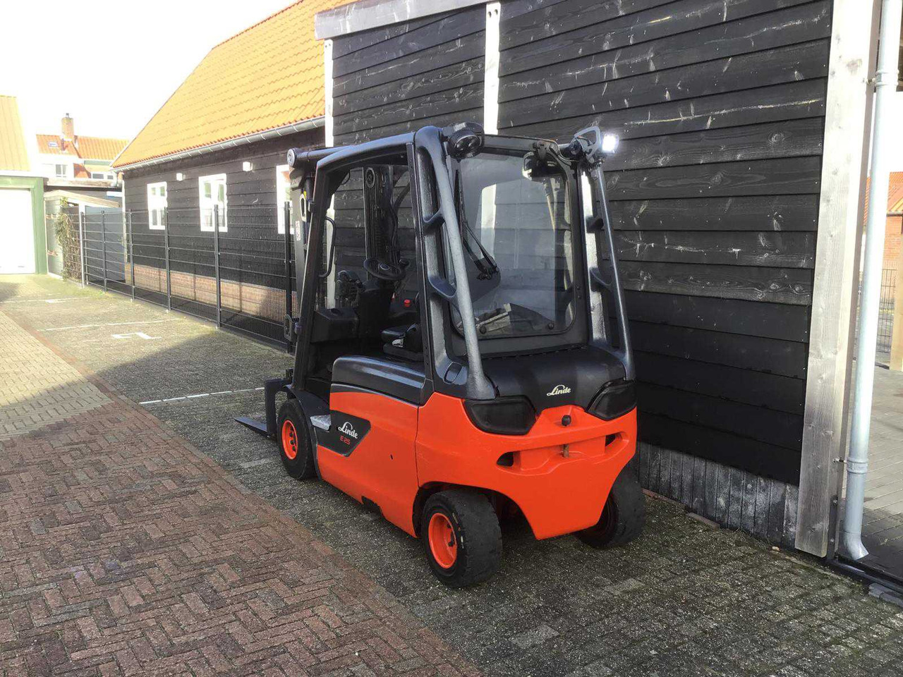 2016 LINDE E25L-01 FORKLIFT TRUCK - Forklift: picture 5 2016 LINDE E25L-01 FORKLIFT TRUCK - Forklift: picture 5