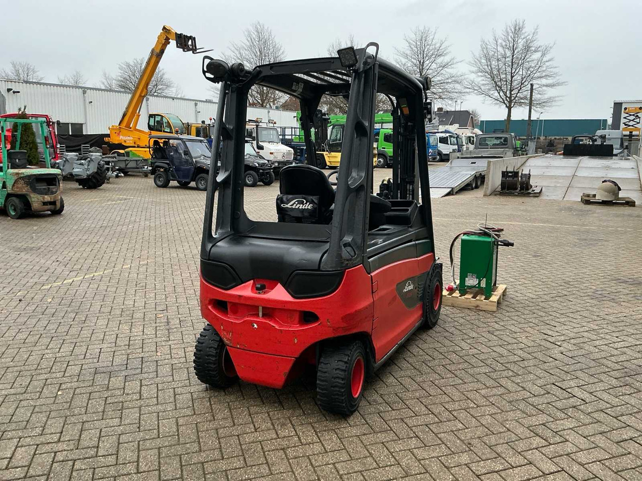 2017 LINDE E25L-01 FORKLIFT TRUCK - Forklift: picture 5 2017 LINDE E25L-01 FORKLIFT TRUCK - Forklift: picture 5