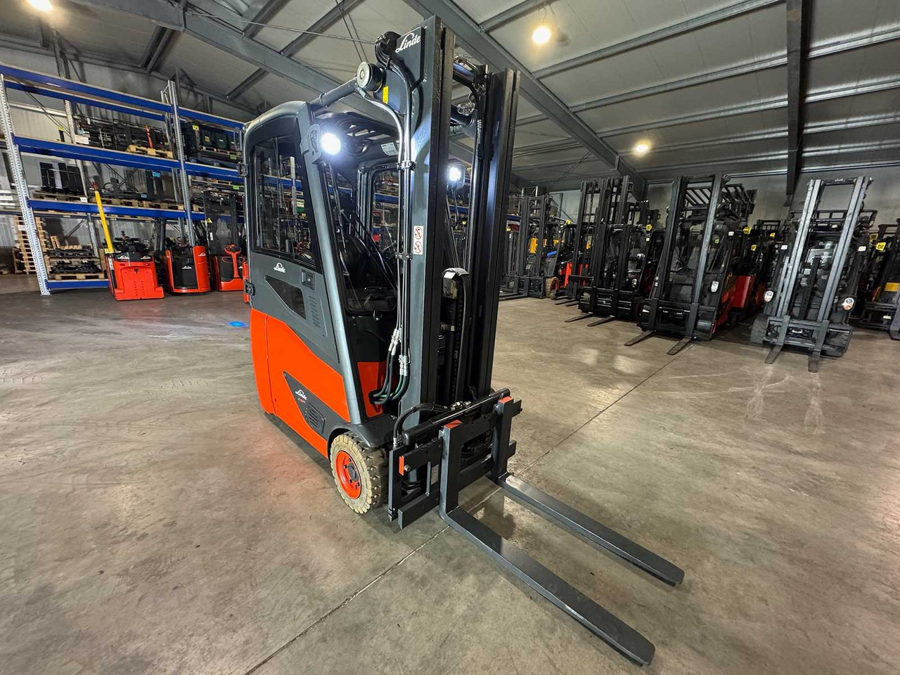 2017 SERVICE + UVV 11/2026 LINDE E16H EVO TRIPLEX 3RD + 4TH VALVE CAB ELECTRIC FORKLIFT 3,811 HOURS - Forklift: picture 5 2017 SERVICE + UVV 11/2026 LINDE E16H EVO TRIPLEX 3RD + 4TH VALVE CAB ELECTRIC FORKLIFT 3,811 HOURS - Forklift: picture 5