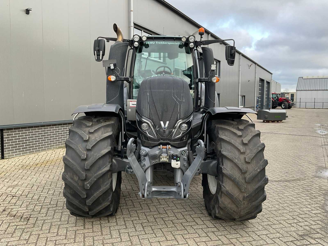 2018 VALTRA T234 DIRECT FOUR WHEEL DRIVE FARM TRACTOR - Farm tractor: picture 3 2018 VALTRA T234 DIRECT FOUR WHEEL DRIVE FARM TRACTOR - Farm tractor: picture 3
