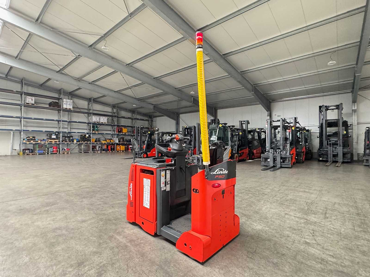 2019 SERVICE + UVV 06/2026 LINDE P50C 5.000KG TRACTOR 285 HOURS 500AH BATTERY - Forklift: picture 2 2019 SERVICE + UVV 06/2026 LINDE P50C 5.000KG TRACTOR 285 HOURS 500AH BATTERY - Forklift: picture 2