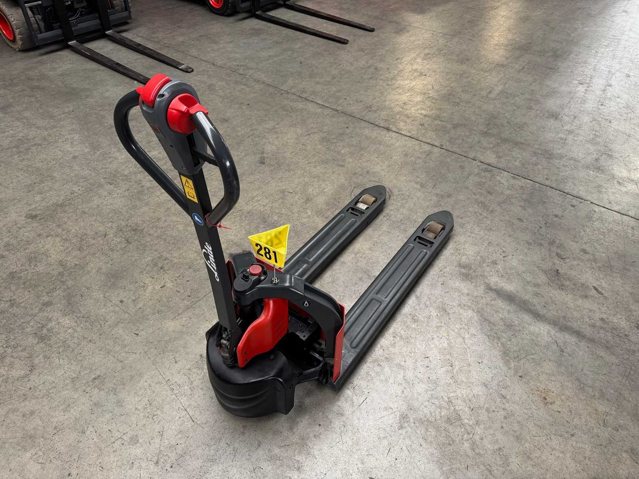 2022 SERVICE +UVV 09/2026 LINDE MT12 1.200KG PALLET TRUCK ANT 225 HOURS - Forklift: picture 3 2022 SERVICE +UVV 09/2026 LINDE MT12 1.200KG PALLET TRUCK ANT 225 HOURS - Forklift: picture 3
