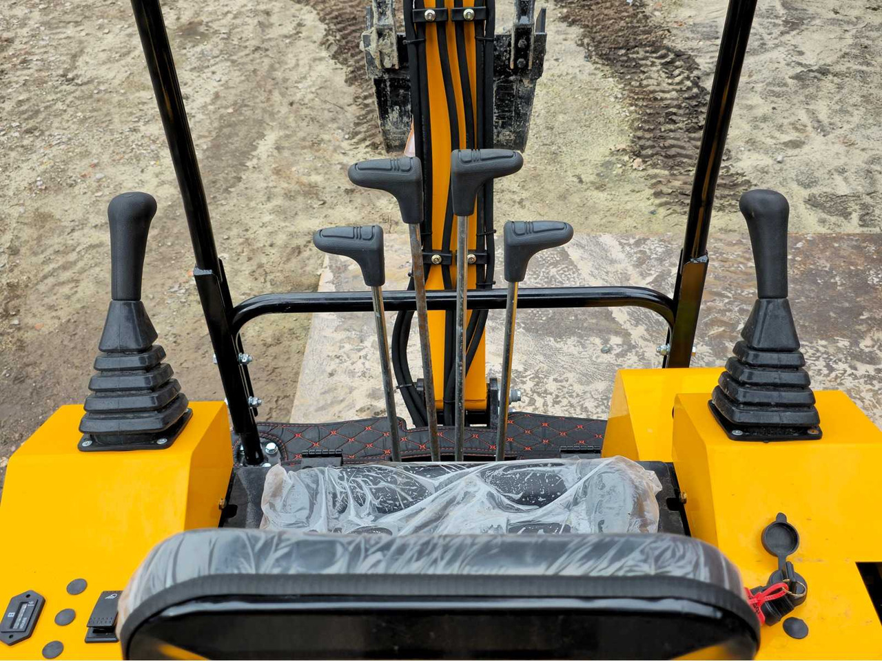 Mini excavator 2025 - VICSEC VC15 MINI EXCAVATOR: picture 11