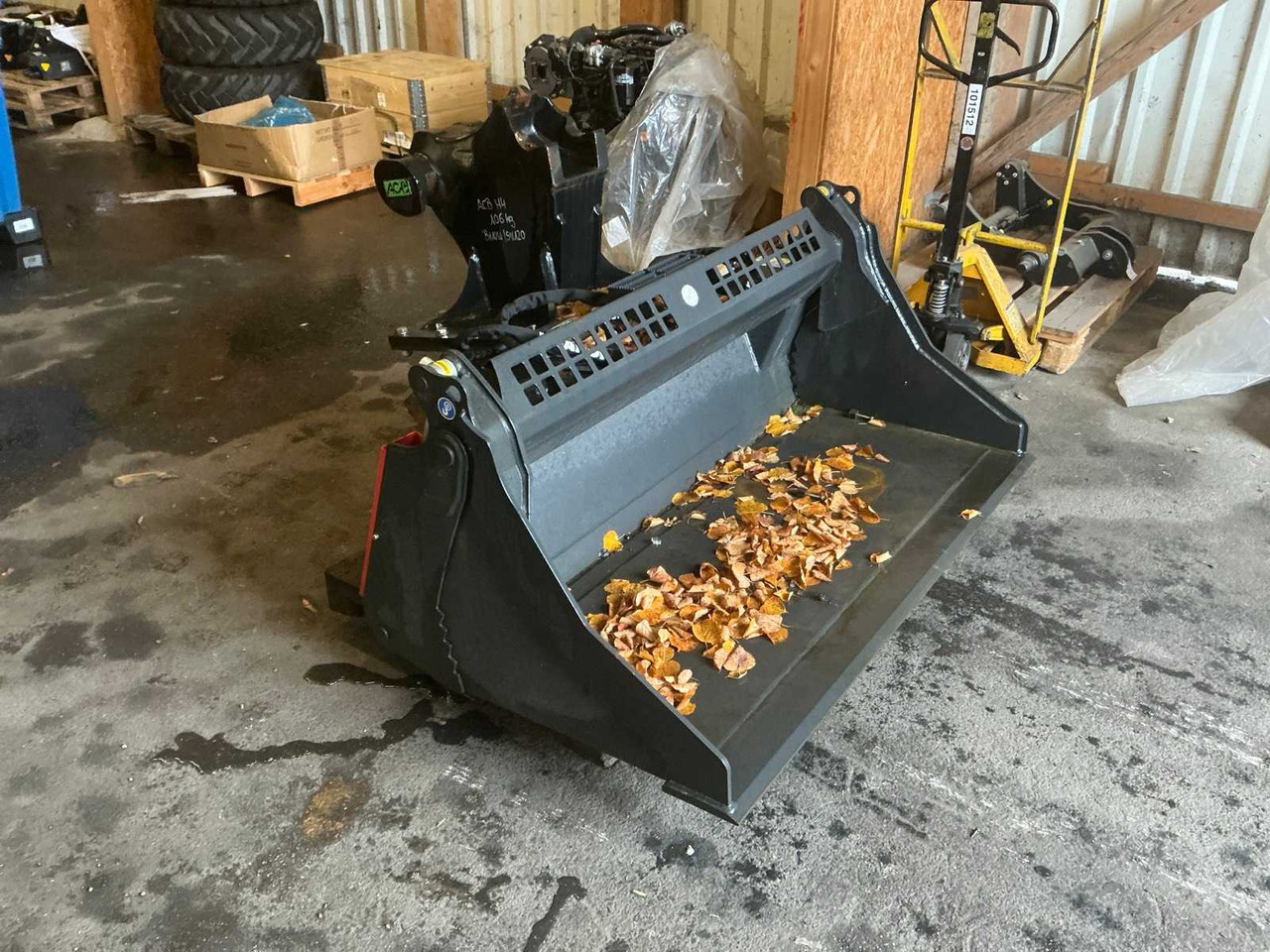 ACB - M4 - 2021 - SPOON - Wheel loader: picture 2 ACB - M4 - 2021 - SPOON - Wheel loader: picture 2