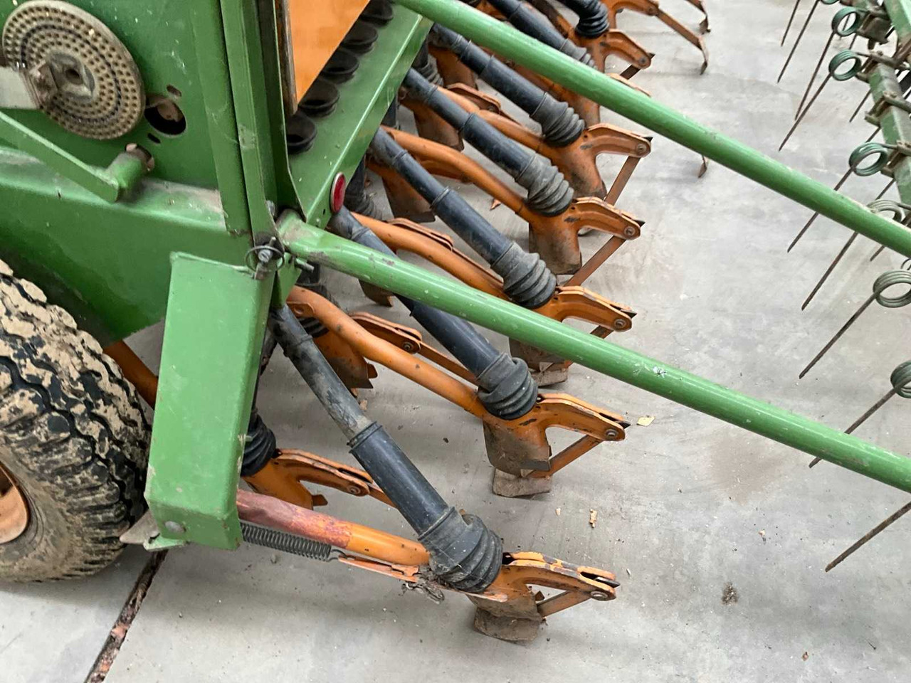 Sowing equipment Amazone HR300/D7: picture 8