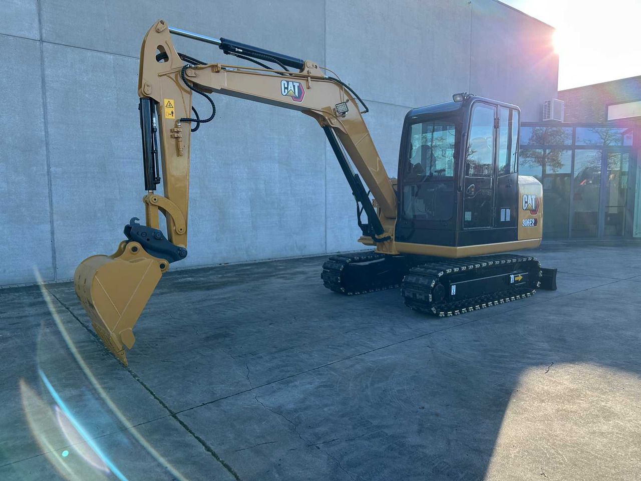 CATERPILLAR - 2016 - 306 - MIDI EXCAVATOR - Excavator: picture 1 CATERPILLAR - 2016 - 306 - MIDI EXCAVATOR - Excavator: picture 1