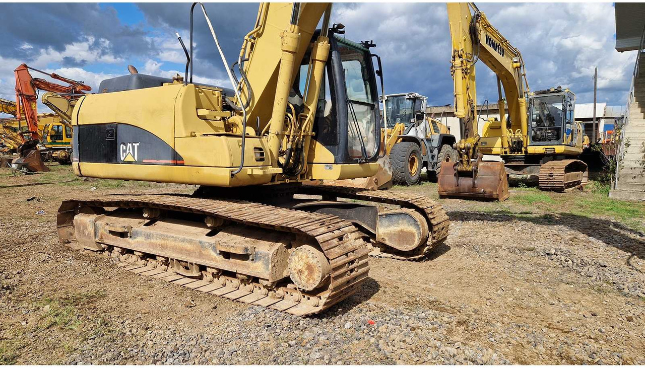 Crawler excavator Caterpillar 318C: picture 30