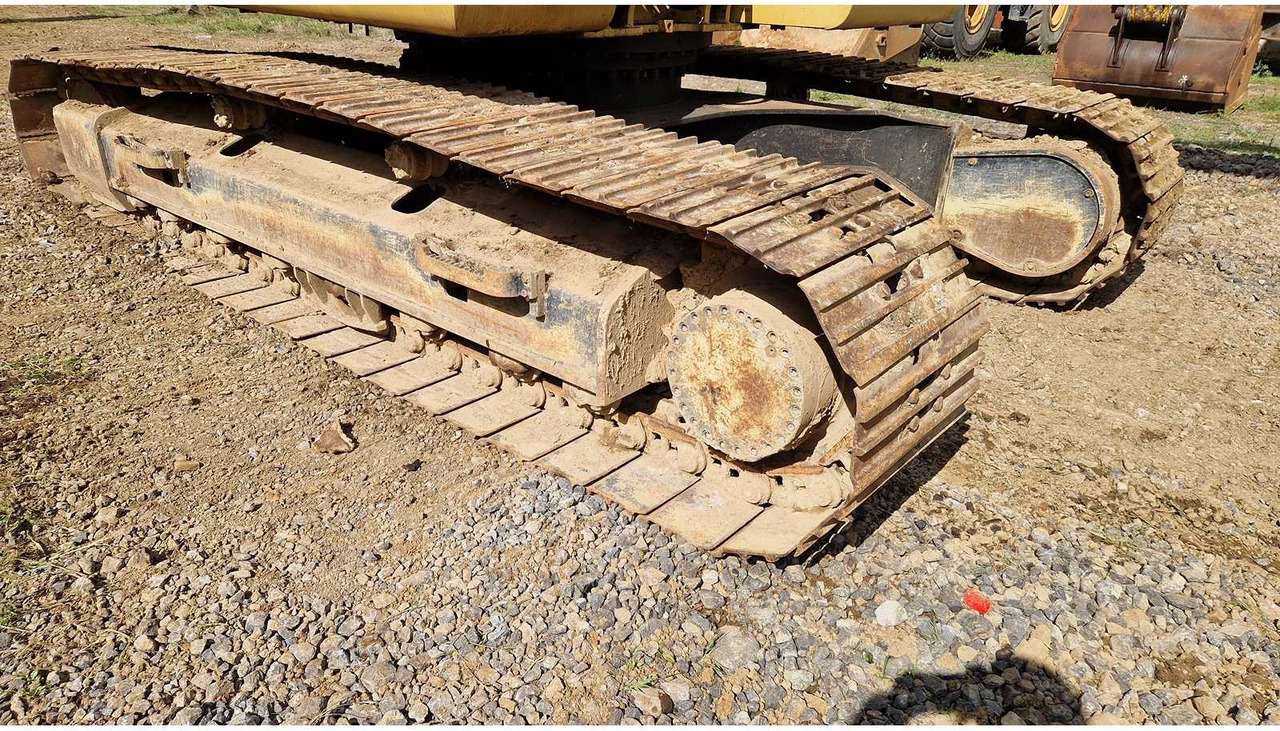 Crawler excavator Caterpillar 318C: picture 47