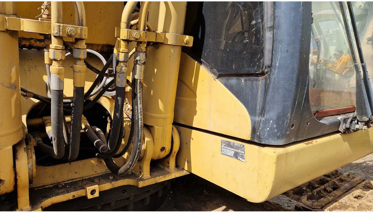 Crawler excavator Caterpillar 318C: picture 32