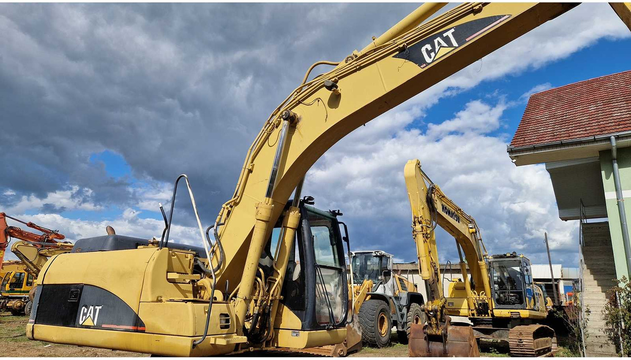Crawler excavator Caterpillar 318C: picture 29